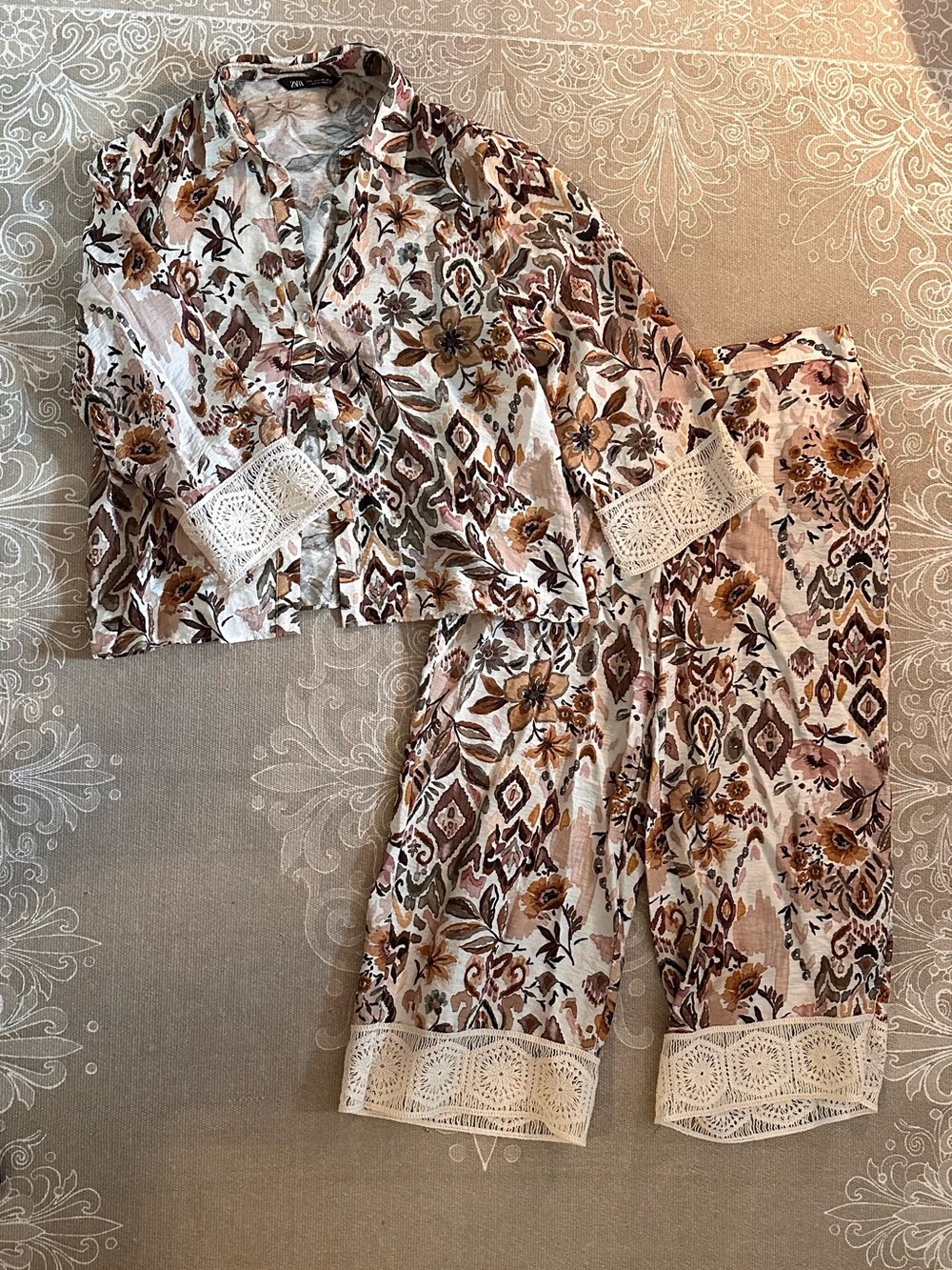Zara Floral Capris Set - White, Brown & Tan